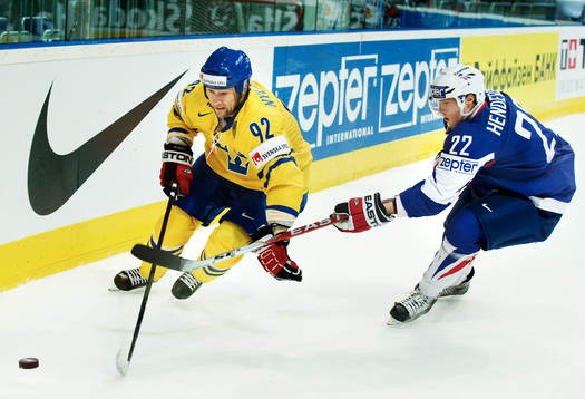 Michael Nylander, Sverige, utmanas av Brian Henderson,