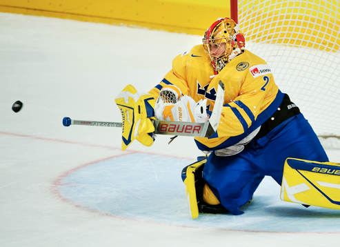 Jacob Markström, målvakt, Sverige, räddar ett skott