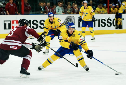 Linus Omark, Sverige, dribblar