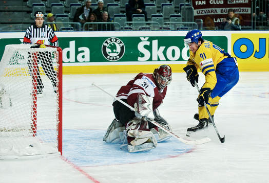 Magnus Pääjärvi Svensson, Sverige, gör 1-0 bakom Edgars