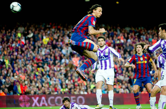Zlatan Ibrahimovic, Barcelona klackar en boll, klack