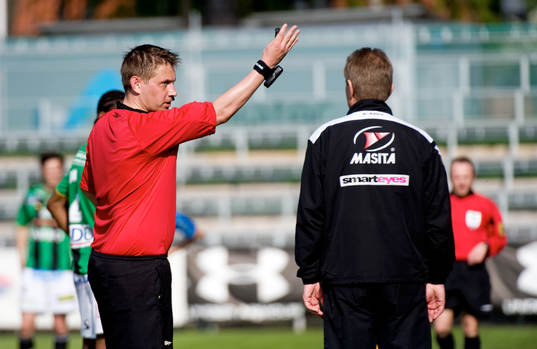 Magnus Ahlsén, domare och Tom Prahl, tränare