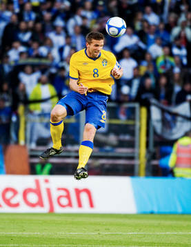 Anders Svensson, Sverige, nickar bollen