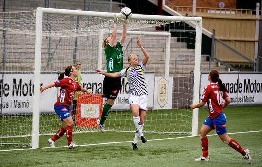 Kristin Hammarström, målvakt, Örebro och Amanda