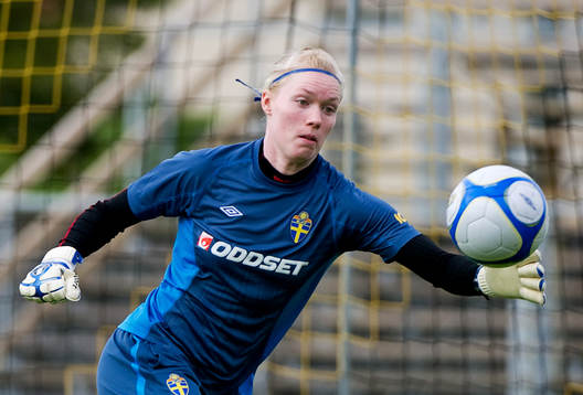 Hedvig Lindahl, målvakt