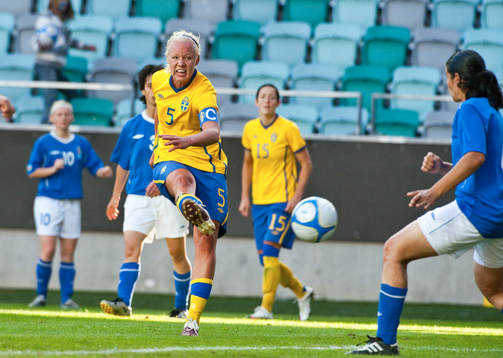 Caroline Seger skjuter in 7-0