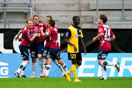David Leinar gör 2-0 för Örgryte, jubel