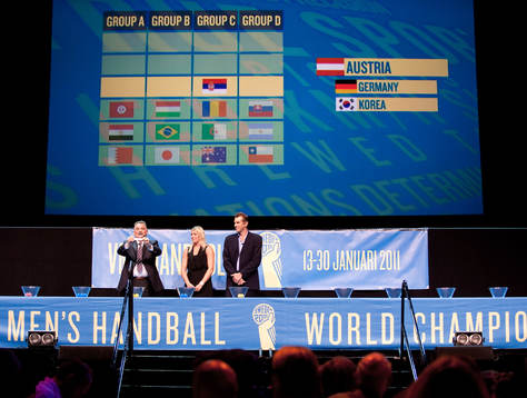 Leon Kahlin, Internationella Handbollsförbundet, läser