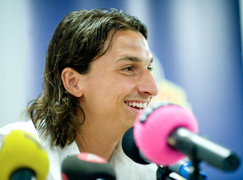 Zlatan Ibrahimovic, tackar åter ja till spel i det svenska