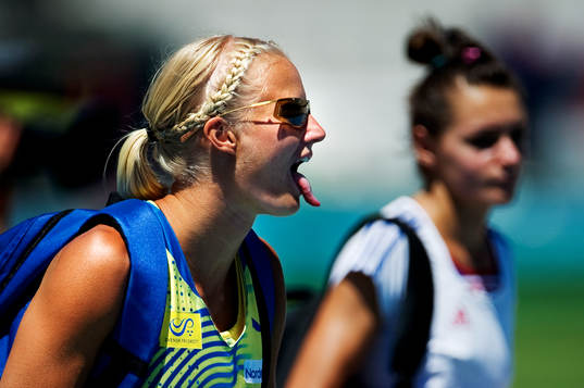 Carolina Klüft, Sverige, räcker ut tungan
