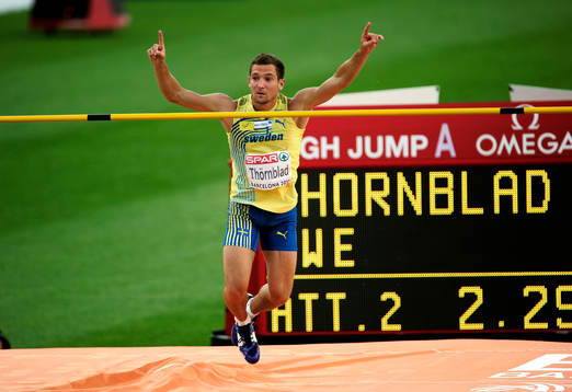 Linus Thörnblad, Sverige, klarar 2,29. Jubel