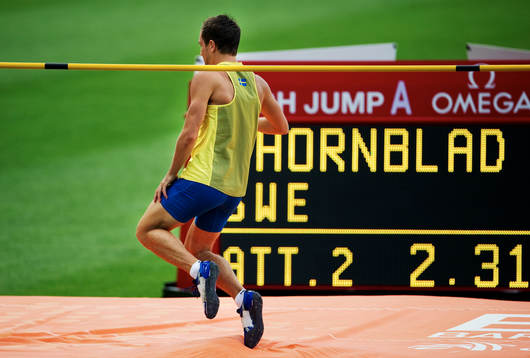 Linus Thörnblad, Sverige, missar ett hopp och tar sig på