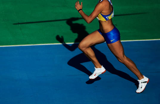 Skugga av Nataliya Dobrynska, Ukraina, genre. Spjutkastare
