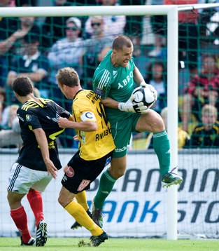 Ivan Turina, målvakt, AIK, räddning