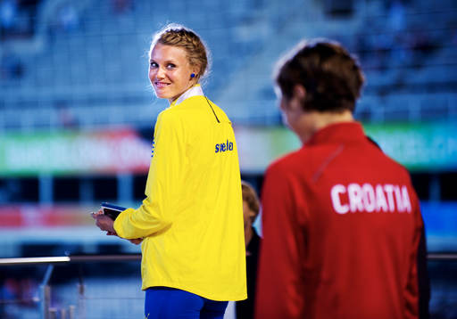 Emma Green, Sverige, kollar på Blanca Vlasic, Kroatien