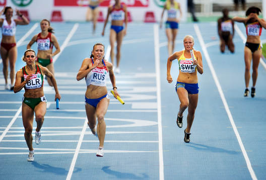 Moa Hjelmer, Sverige