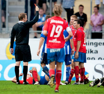 Joel Ekstrand, Helsingborg, fäller Tobias Hysén, IFK