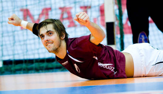 Sebastian Lindell, Lugi, jubel