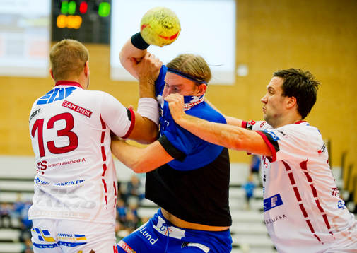 Jens Eriksson, H43 stoppas av Mirsad Pecikoza och Sebastian