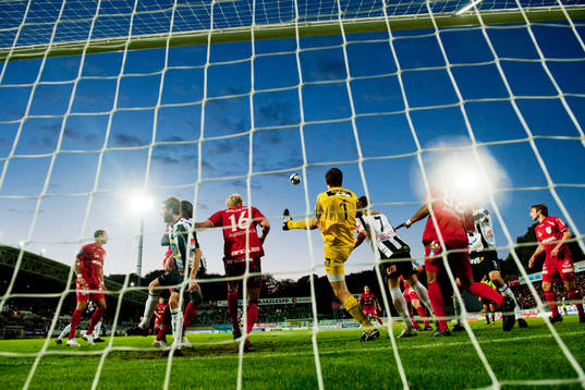 Magnus Bahne, målvakt, Assyriska