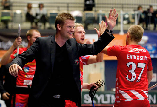Vidar Jonsson, tränare Pixbo, high five, jubel, glädje