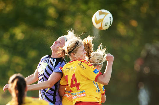 Bläddra bland fler bilder av Fotboll, Damallsvenskan, Tyresö - LDB Malmö