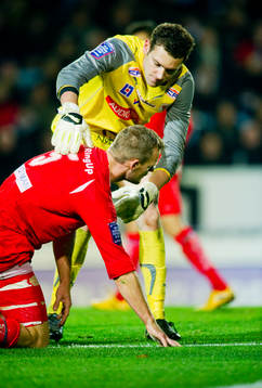 Tobias Carlsson och Etrit Berisha, målvakt Kalmar