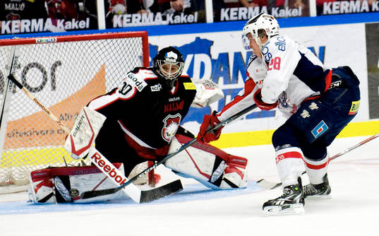 Tim Bränholm, Borås mot Jonatan Bjurö, Malmö. Målvakt
