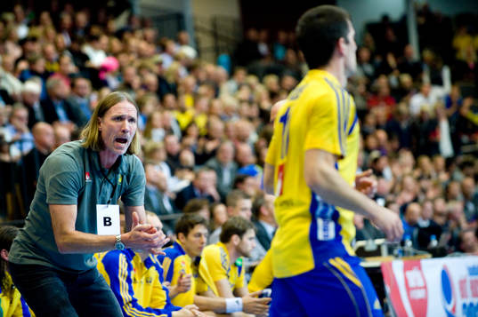 Staffan Olsson, förbundskapten coachar Dalibor Doder