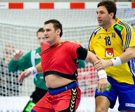 Tobias Karlsson drar Drasko Mrvaljevic, Montenegro, i