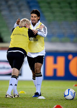 Andreas Beck, Sami Khedira