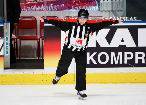 Sören Persson, domare, dömer bort Skellefteås 2-1-mål