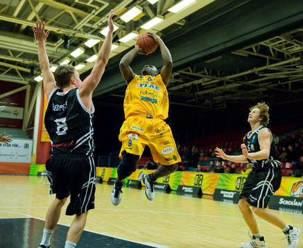 Nisse Hedström, 08 Stockholm, Olivier Ilunga, Solna och