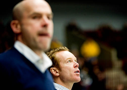 Chriser Olsson, i förgrunden och Niklas Erisson, tränare