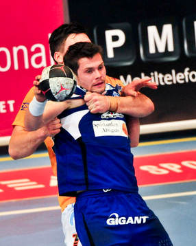 Anders Rylander, Alingsås, hålls fast, fasthållning