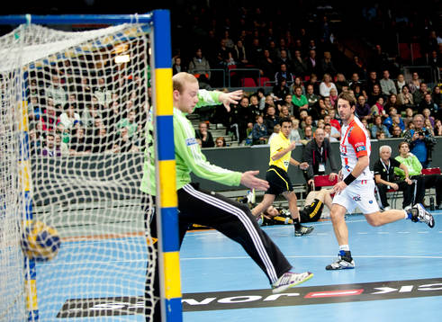 Daniel Bergqvist, målvakt Sävehof, Mladen Bojinovic,