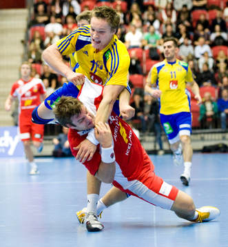 Oscar Carlén, Sverige, vräker omkull en islänning