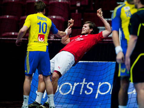 Mikkel Hansen, Danmark fastnade i nätet men fick hjälp