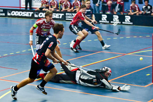 Emil Julkunen, Pixbo gör 1-1 på Viktor Klintsten,