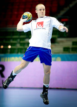 Lukas Karlsson, Sverige