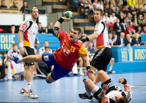 Julen Aguinagalde Aziku, Spanien överlistar Johannes