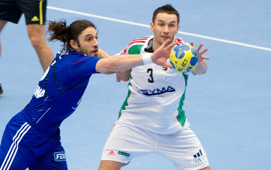 Bertrand Gille, Frankrike, Ferenc Ilyes, Ungern
