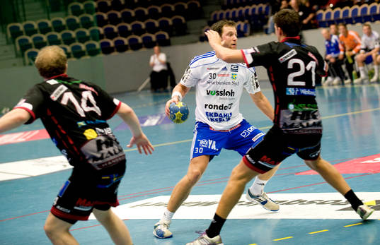 Andreas Thynell, Ystad jagas här av brorsan Mattias
