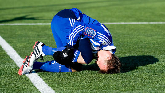 Pär Ericsson, IFK Göteborg, skadar sig