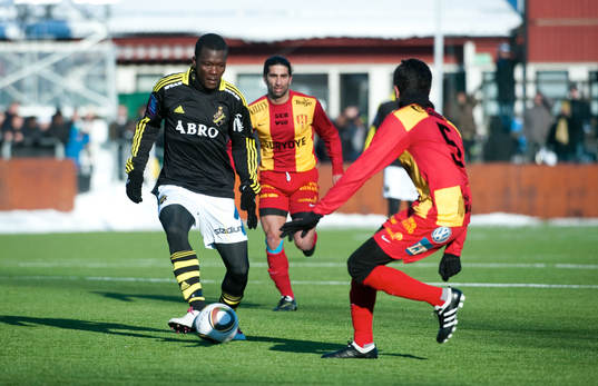 Teteh Bangura, AIK spelar fram