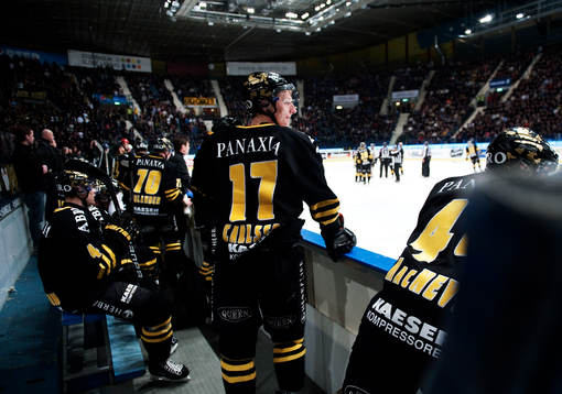 Fredrik Carlsson, AIK, står i båset