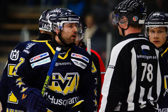 Per Ledin, HV71 i dispyt med domare