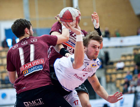 Hannes Rybo Jovik, Redbergslid, tränger sig förbi Anders