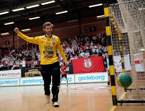 Robert Bladh, målvakt Drott, jubel