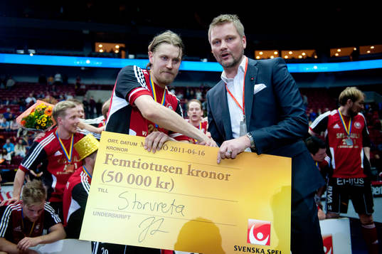 Mika Kohonen, Storvreta tar emot en check av Svenska Spel